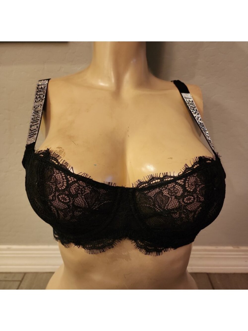 NWT Victoria's Secret Push Up Without Padding Bra 36C Black Underwire